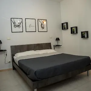 https://lions-room.palermohotels.org
